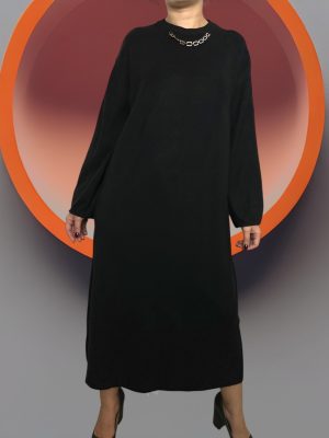 Πλεκτό μάξι φόρεμα με κόσμημα<br/><small class="dmm_sku">Κωδικός προϊόντος: 7290-μαυρο</small>