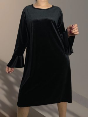 Μίντι φόρεμα βελουτέ και φραμπαλά μανίκι<br/><small class="dmm_sku">Κωδικός προϊόντος: 7291-μαυρο</small>
