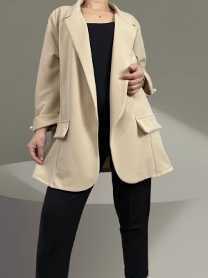 Σακάκι κρέπ με πέρλα στο μανίκι<br/><small class="dmm_sku">Κωδικός προϊόντος: 7610-μπεζ</small>