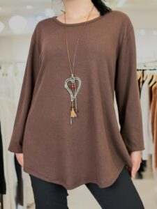 Λεπτή Knit Μπλούζα με Αξεσουάρ Κολιέ