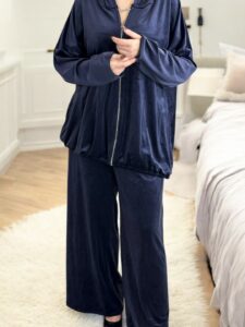 Κομψό βελούδινο σετ plus size