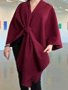 Κάπα με φιόγκο σχέδιο μπροστά