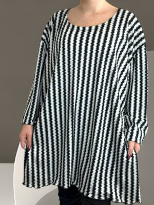 Ασπρόμαυρο μπλουζοφόρεμα – Classic Chic<br/><small class="dmm_sku">Κωδικός προϊόντος: 8249-ασπρομαυρο</small>