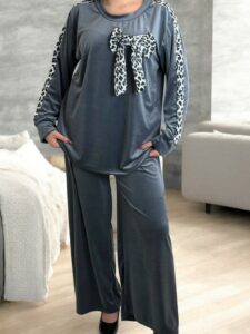 Cozy βελούδινο σετ με κορδέλα για stylish εμφανίσεις