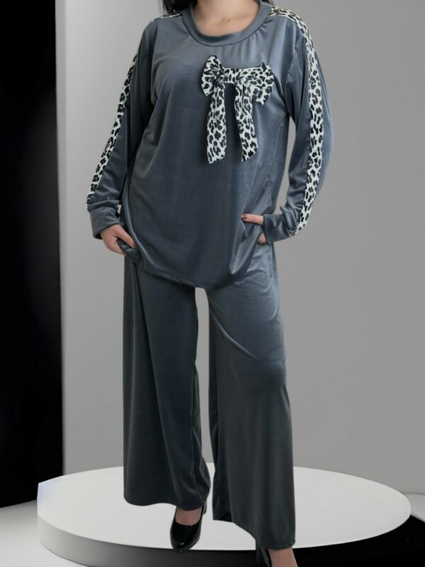 Cozy βελούδινο σετ με κορδέλα για stylish εμφανίσεις