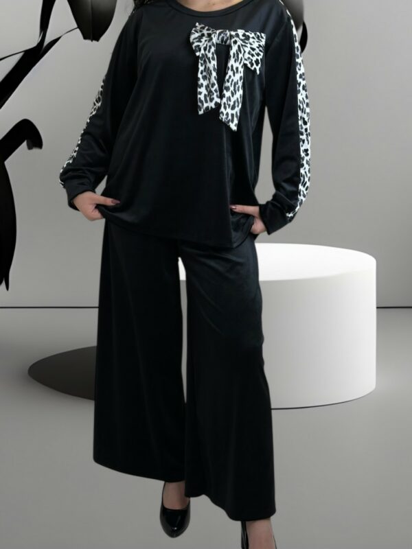 Cozy βελούδινο σετ με κορδέλα για stylish εμφανίσεις