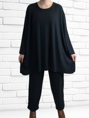Άνετο σετ τύπου πουλόβερ με minimal σχεδιασμό<br/><small class="dmm_sku">Κωδικός προϊόντος: 8282-ριμπ1</small>