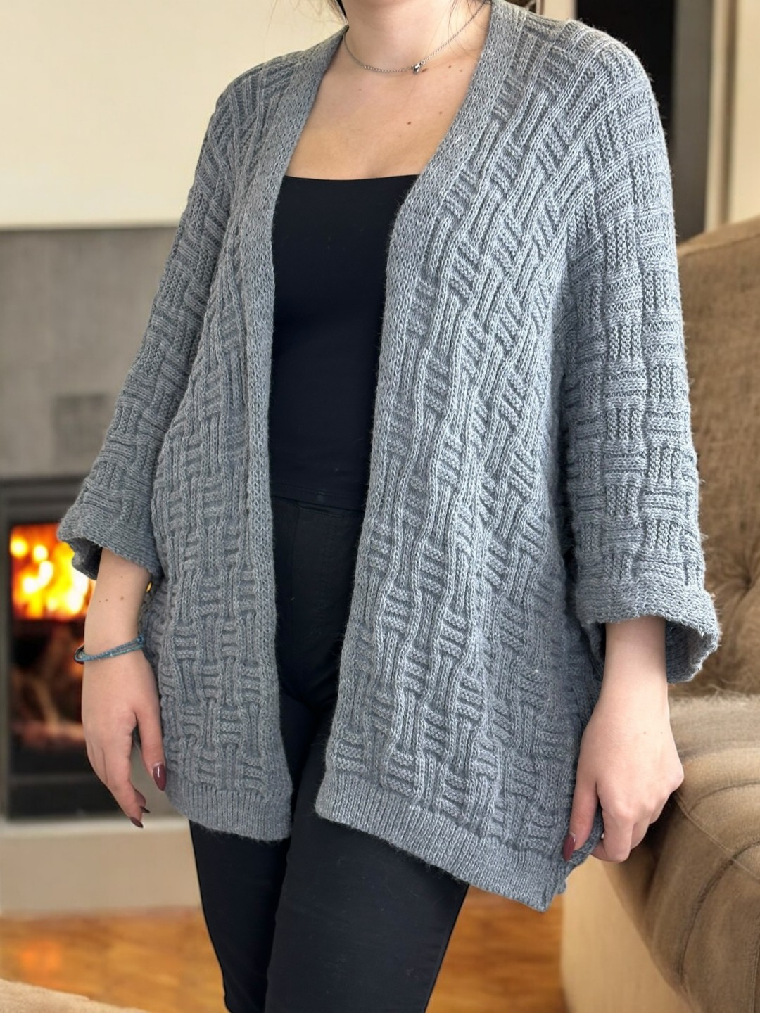 Πλεκτή ζακέτα που χαρίζει στιλ και άνεση Πλεκτή ζακέτα που χαρίζει στιλ και άνεση