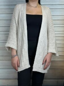 Πλεκτή ζακέτα που χαρίζει στιλ και άνεση