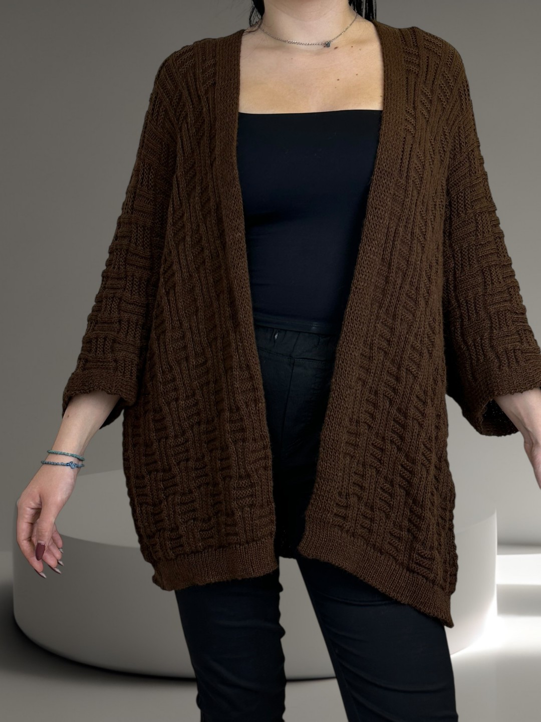 Πλεκτή ζακέτα που χαρίζει στιλ και άνεση Πλεκτή ζακέτα που χαρίζει στιλ και άνεση