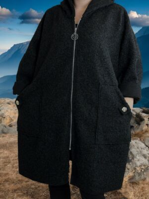 Παλτοζακέτα με απαλή υφή και λουλουδάτη λεπτομέρεια