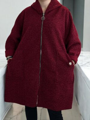 Παλτοζακέτα με απαλή υφή και λουλουδάτη λεπτομέρεια<br/><small class="dmm_sku">Κωδικός προϊόντος: 8290-μπορντο</small>