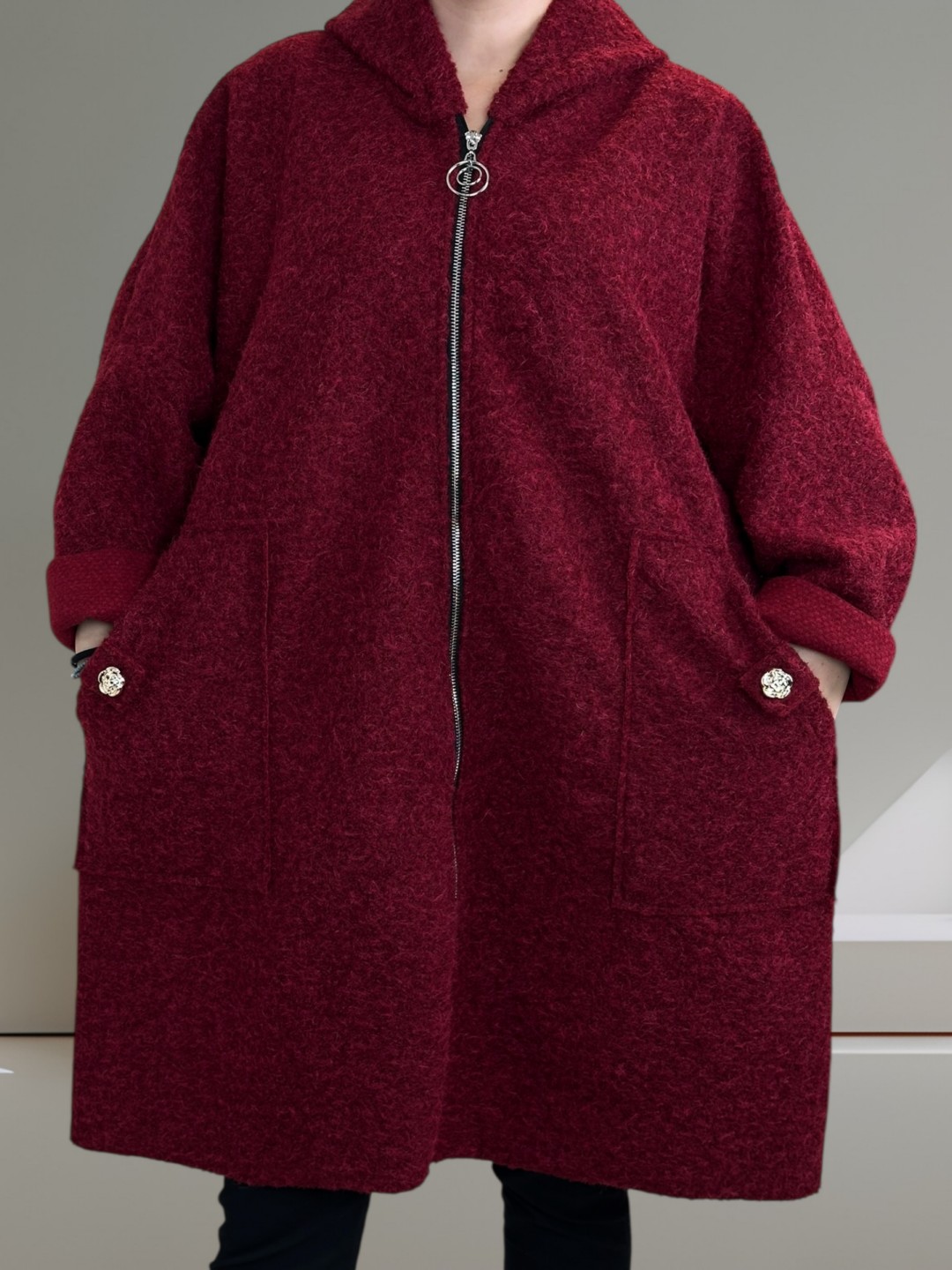 Παλτοζακέτα με απαλή υφή και λουλουδάτη λεπτομέρεια Παλτοζακέτα με απαλή υφή και λουλουδάτη λεπτομέρεια