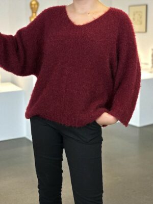 Classic πλεκτό πουλόβερ με V λαιμό για elegant εμφανίσεις