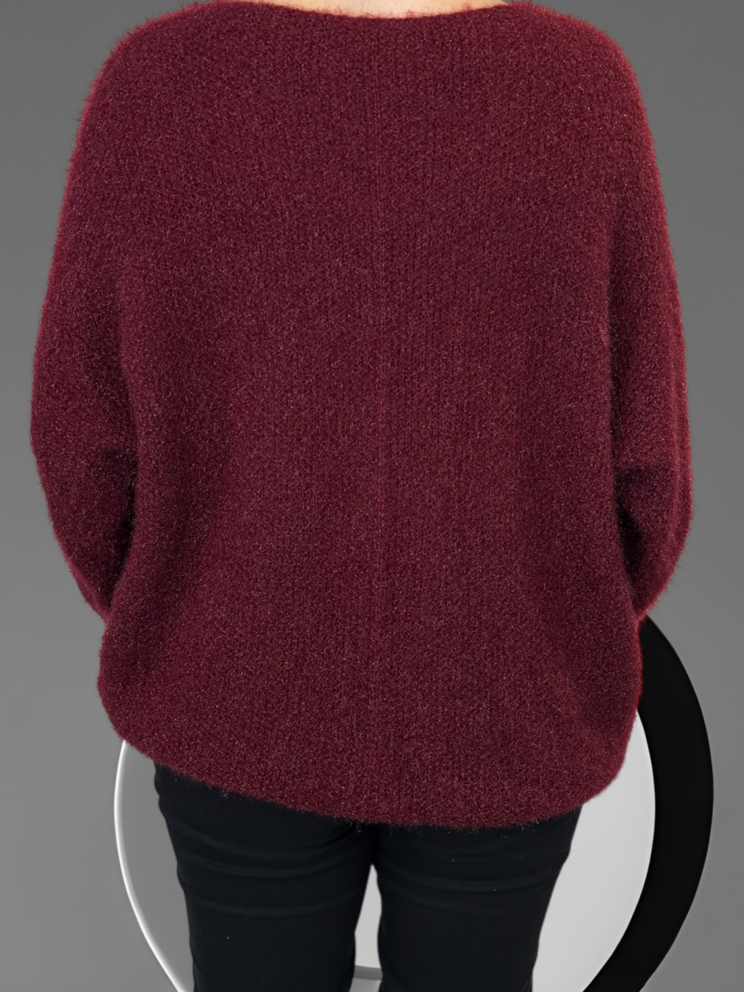 Classic πλεκτό πουλόβερ με V λαιμό για elegant εμφανίσεις Classic πλεκτό πουλόβερ με V λαιμό για elegant εμφανίσεις