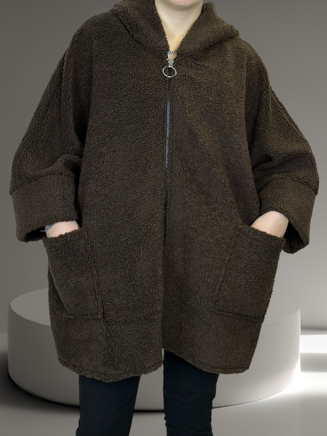 PLUS SIZE Ζακέτα Προβατάκι με Στιλ και Ζεστασιά PLUS SIZE Ζακέτα Προβατάκι με Στιλ και Ζεστασιά