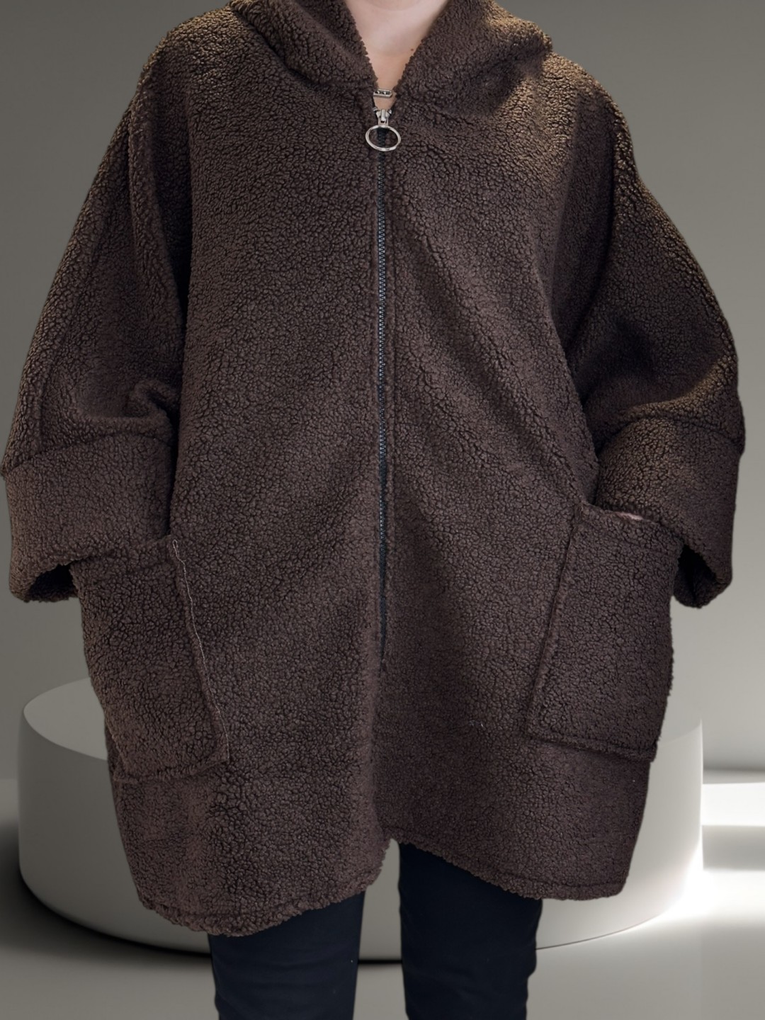 PLUS SIZE Ζακέτα Προβατάκι με Στιλ και Ζεστασιά PLUS SIZE Ζακέτα Προβατάκι με Στιλ και Ζεστασιά