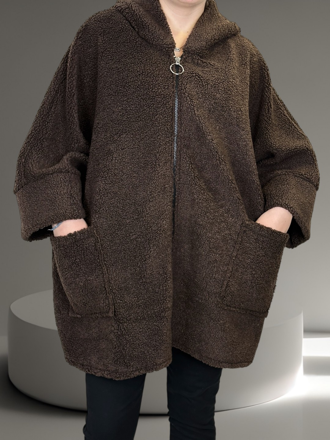 PLUS SIZE Ζακέτα Προβατάκι με Στιλ και Ζεστασιά PLUS SIZE Ζακέτα Προβατάκι με Στιλ και Ζεστασιά