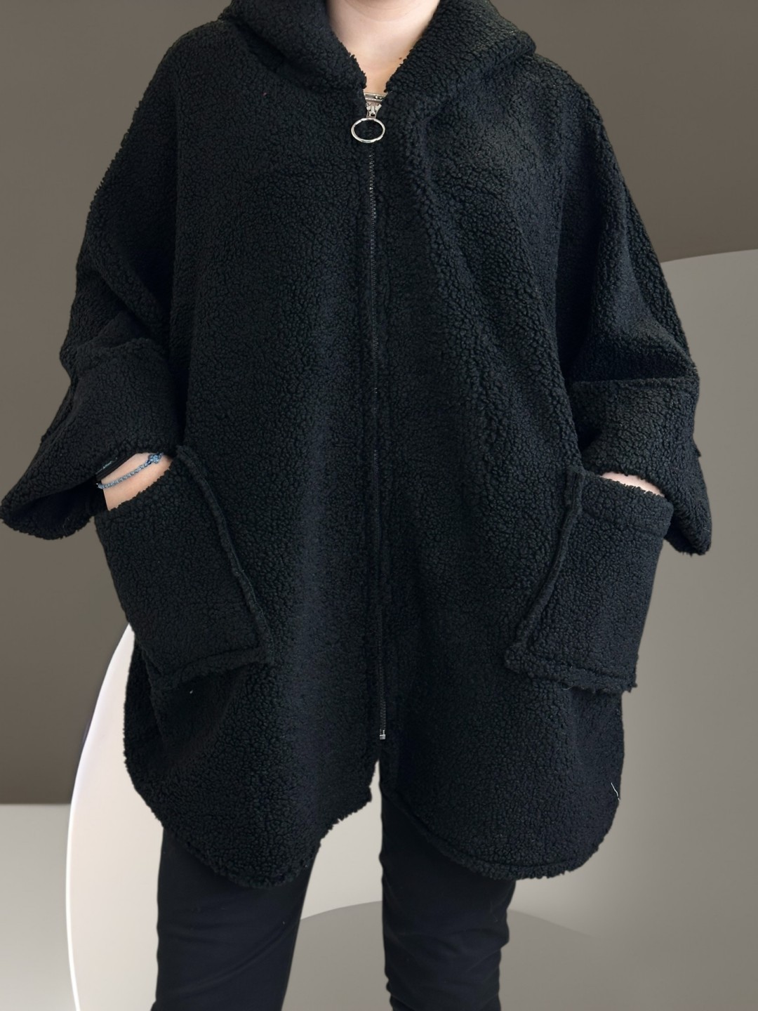 PLUS SIZE Ζακέτα Προβατάκι με Στιλ και Ζεστασιά PLUS SIZE Ζακέτα Προβατάκι με Στιλ και Ζεστασιά