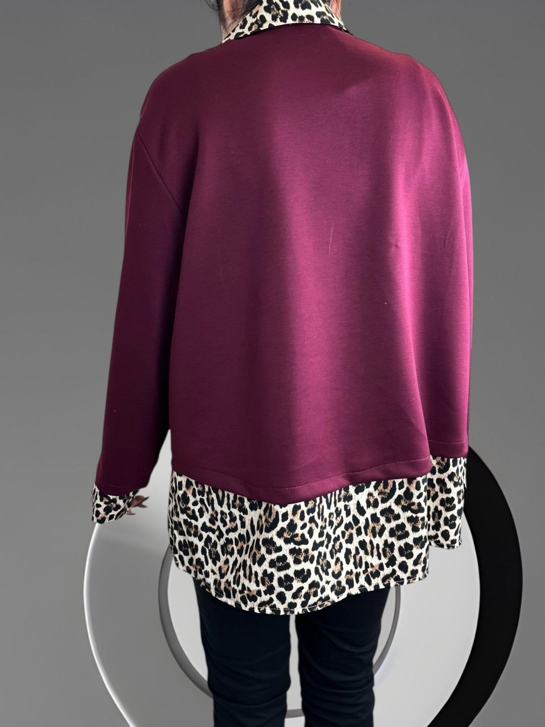 Πουκαμισόμπλουζα με λεοπάρ στοιχεία Πουκαμισόμπλουζα με λεοπάρ στοιχεία