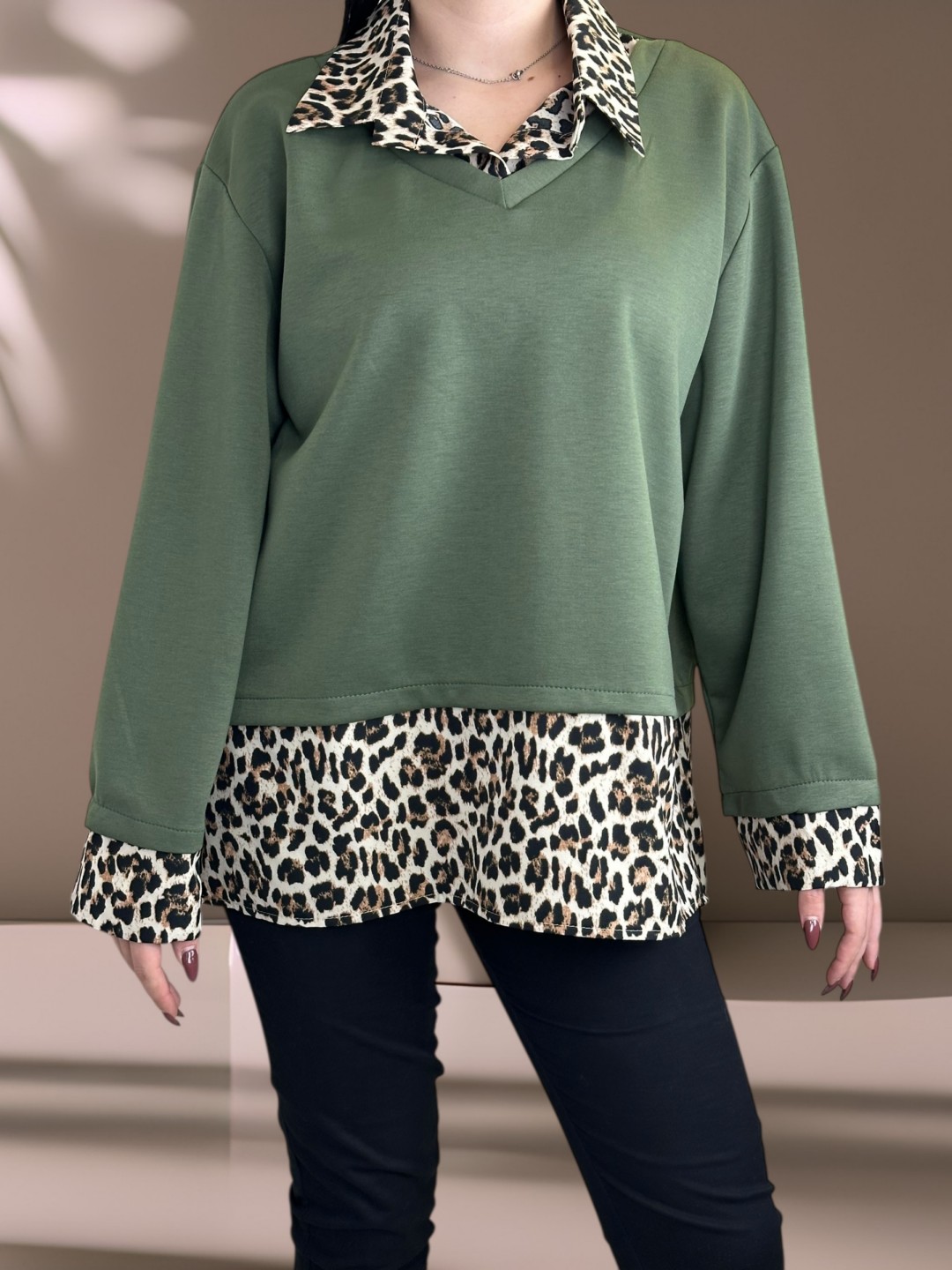 Πουκαμισόμπλουζα με λεοπάρ στοιχεία Πουκαμισόμπλουζα με λεοπάρ στοιχεία