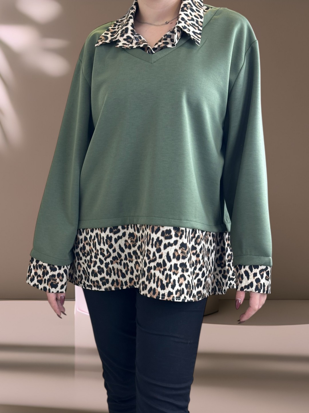 Πουκαμισόμπλουζα με λεοπάρ στοιχεία Πουκαμισόμπλουζα με λεοπάρ στοιχεία