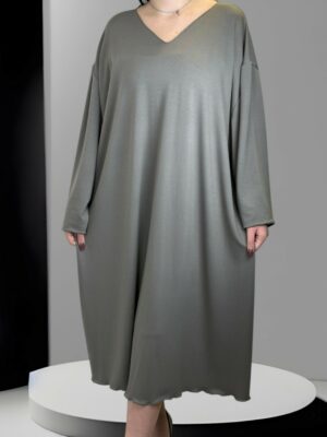 Κομψό φόρεμα plus size με V ντεκολτέ<br/><small class="dmm_sku">Κωδικός προϊόντος: 8331-γκρι</small>