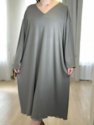 Κομψό φόρεμα plus size με V ντεκολτέ<br/><small class="dmm_sku">Κωδικός προϊόντος: 8331-γκρι</small>