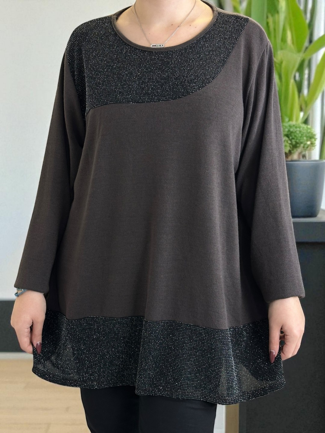 Μπλούζα με διακριτική λάμψη lurex Μπλούζα με διακριτική λάμψη lurex
