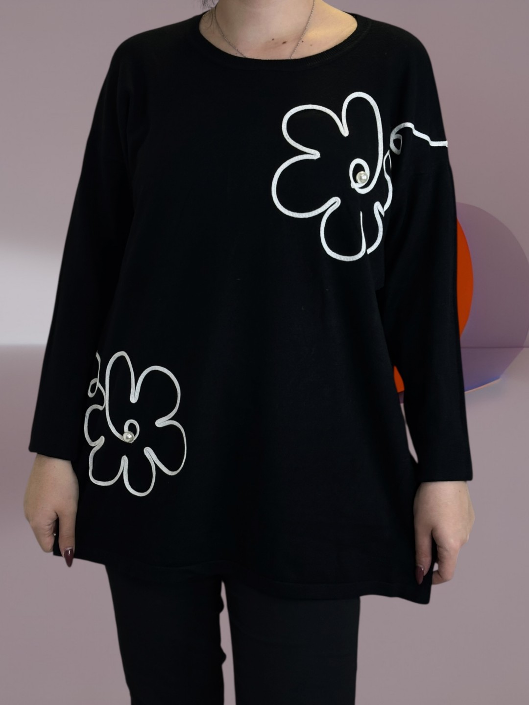 Μπλούζα με ανάγλυφα κεντήματα λουλουδιών Μπλούζα με ανάγλυφα κεντήματα λουλουδιών