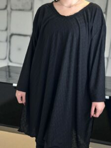 Μαύρο μπλουζοφόρεμα με ανάγλυφη υφή