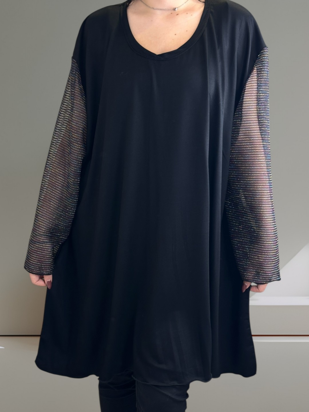 Εντυπωσιακό μπλουζοφόρεμα με χρωματιστές λάμψεις λουρέξ Εντυπωσιακό μπλουζοφόρεμα με χρωματιστές λάμψεις λουρέξ