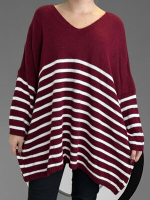 Πλεκτό πουλόβερ με ρίγες και chic διάθεση