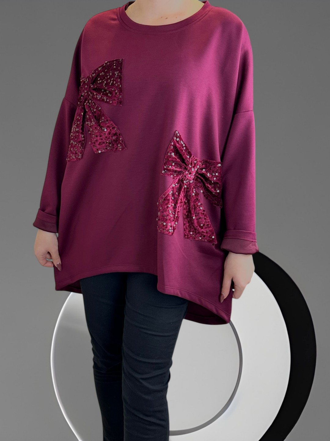 Μπλούζα φούτερ με παγιετένια λεπτομέρεια Μπλούζα φούτερ με παγιετένια λεπτομέρεια