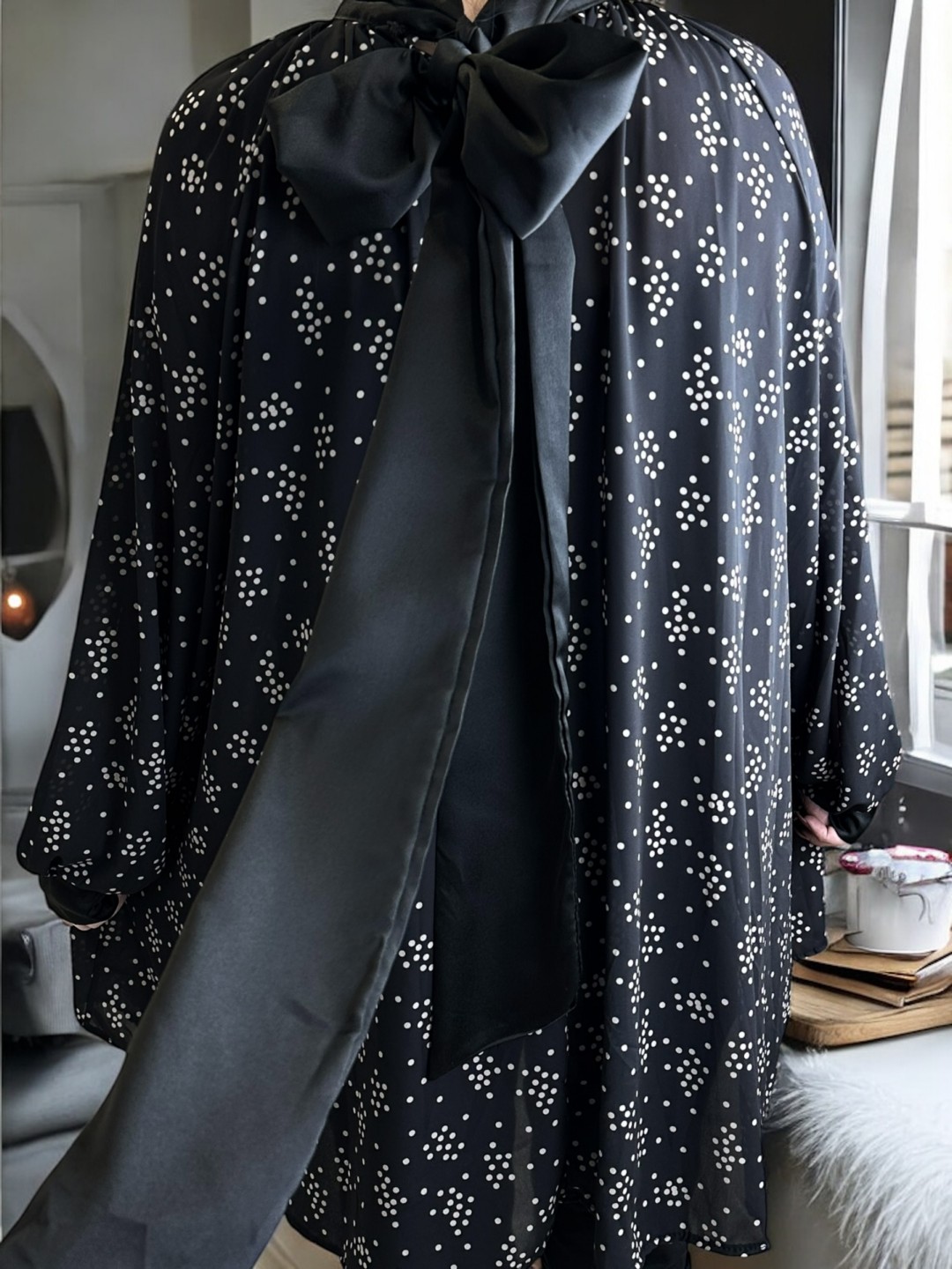 Πουκάμισο με φιόγκο πίσω για κομψές εμφανίσεις Πουκάμισο με φιόγκο πίσω για κομψές εμφανίσεις