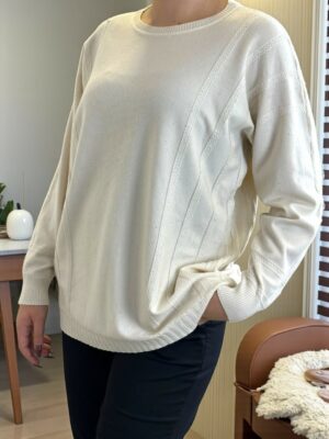 Πλεκτό πουλόβερ με στρογγυλή λαιμόκοψη