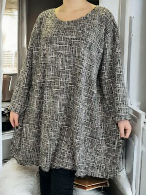 Εντυπωσιακό μπλουζοφόρεμα με σχέδιο ζιγκ-ζαγκ