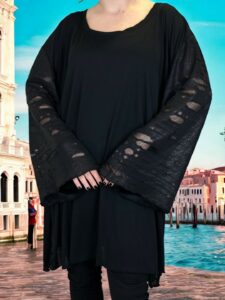 Κομψό μπλουζοφόρεμα με ιδιαίτερα μανίκια