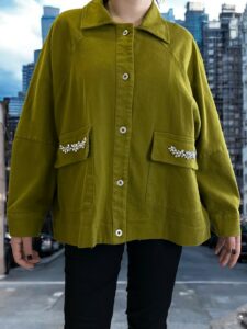 Τζάκετ με λεπτομέρειες στρας στις τσέπες