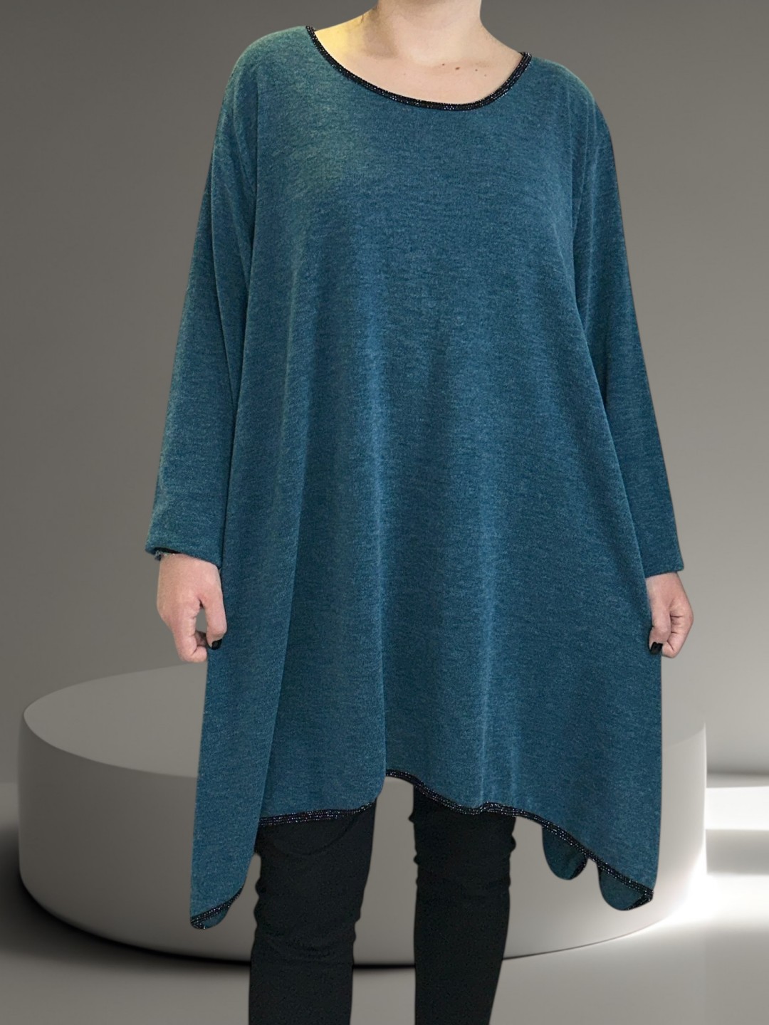 Κομψό μπλουζοφόρεμα με διακριτικές λούρεξ πινελιές Κομψό μπλουζοφόρεμα με διακριτικές λούρεξ πινελιές