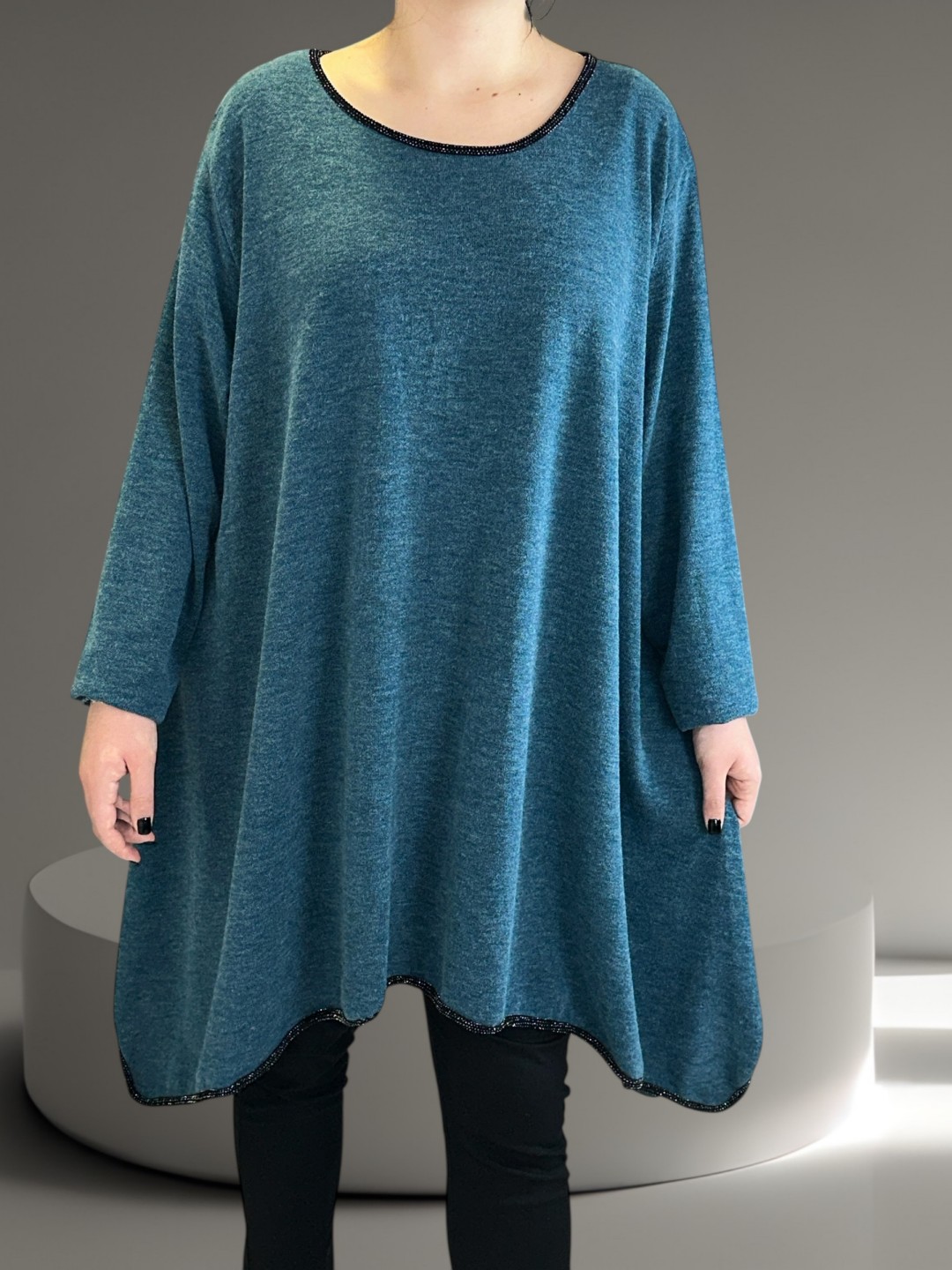 Κομψό μπλουζοφόρεμα με διακριτικές λούρεξ πινελιές Κομψό μπλουζοφόρεμα με διακριτικές λούρεξ πινελιές