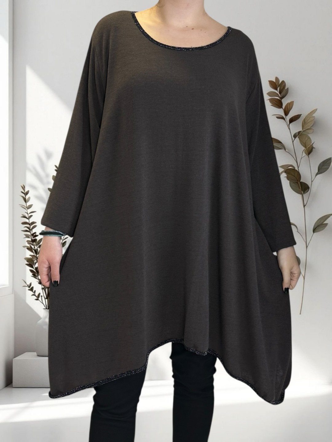 Κομψό μπλουζοφόρεμα με διακριτικές λούρεξ πινελιές Κομψό μπλουζοφόρεμα με διακριτικές λούρεξ πινελιές