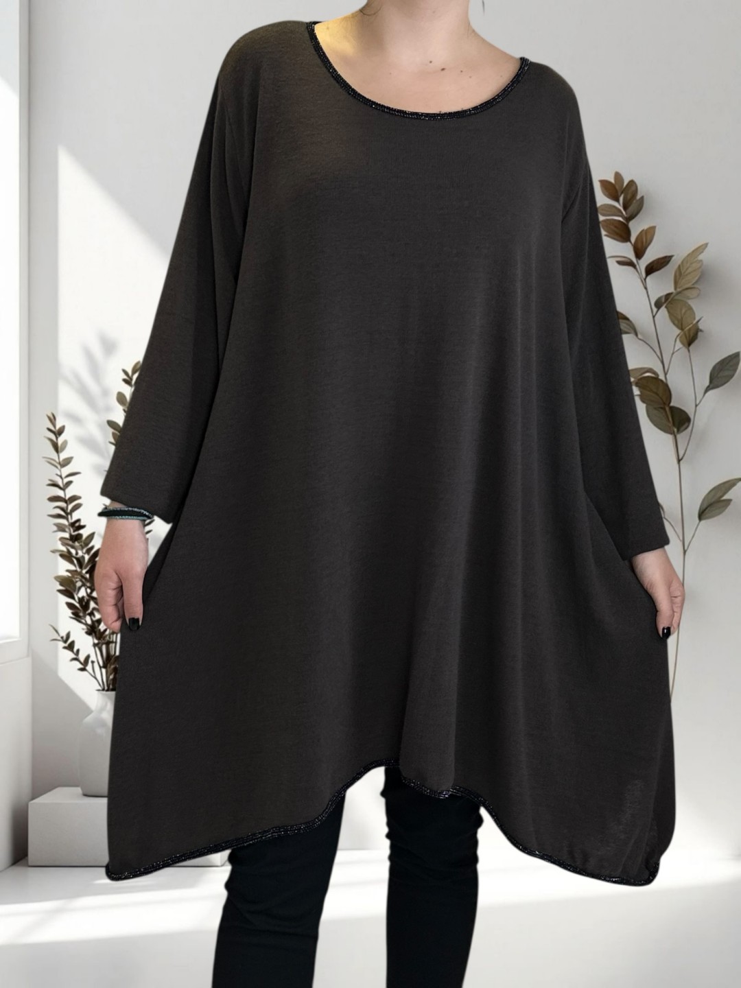 Κομψό μπλουζοφόρεμα με διακριτικές λούρεξ πινελιές Κομψό μπλουζοφόρεμα με διακριτικές λούρεξ πινελιές