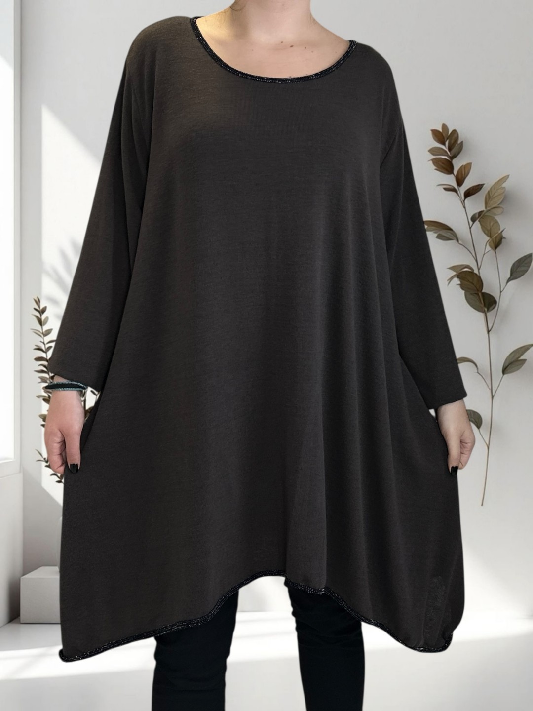 Κομψό μπλουζοφόρεμα με διακριτικές λούρεξ πινελιές Κομψό μπλουζοφόρεμα με διακριτικές λούρεξ πινελιές