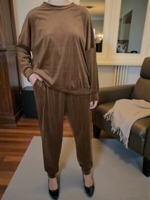 Άνετη βελουτέ σετ φόρμα