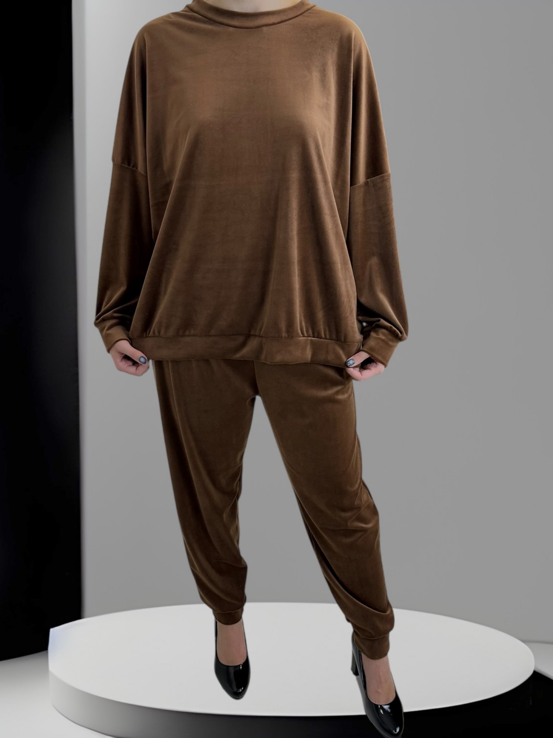 Άνετη βελουτέ σετ φόρμα Άνετη βελουτέ σετ φόρμα