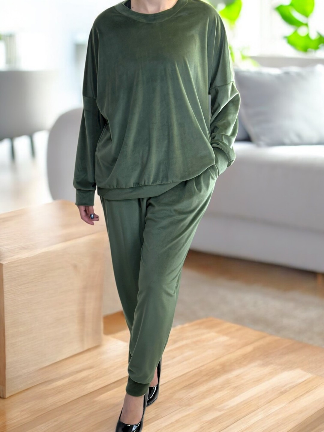 Άνετη βελουτέ σετ φόρμα Άνετη βελουτέ σετ φόρμα