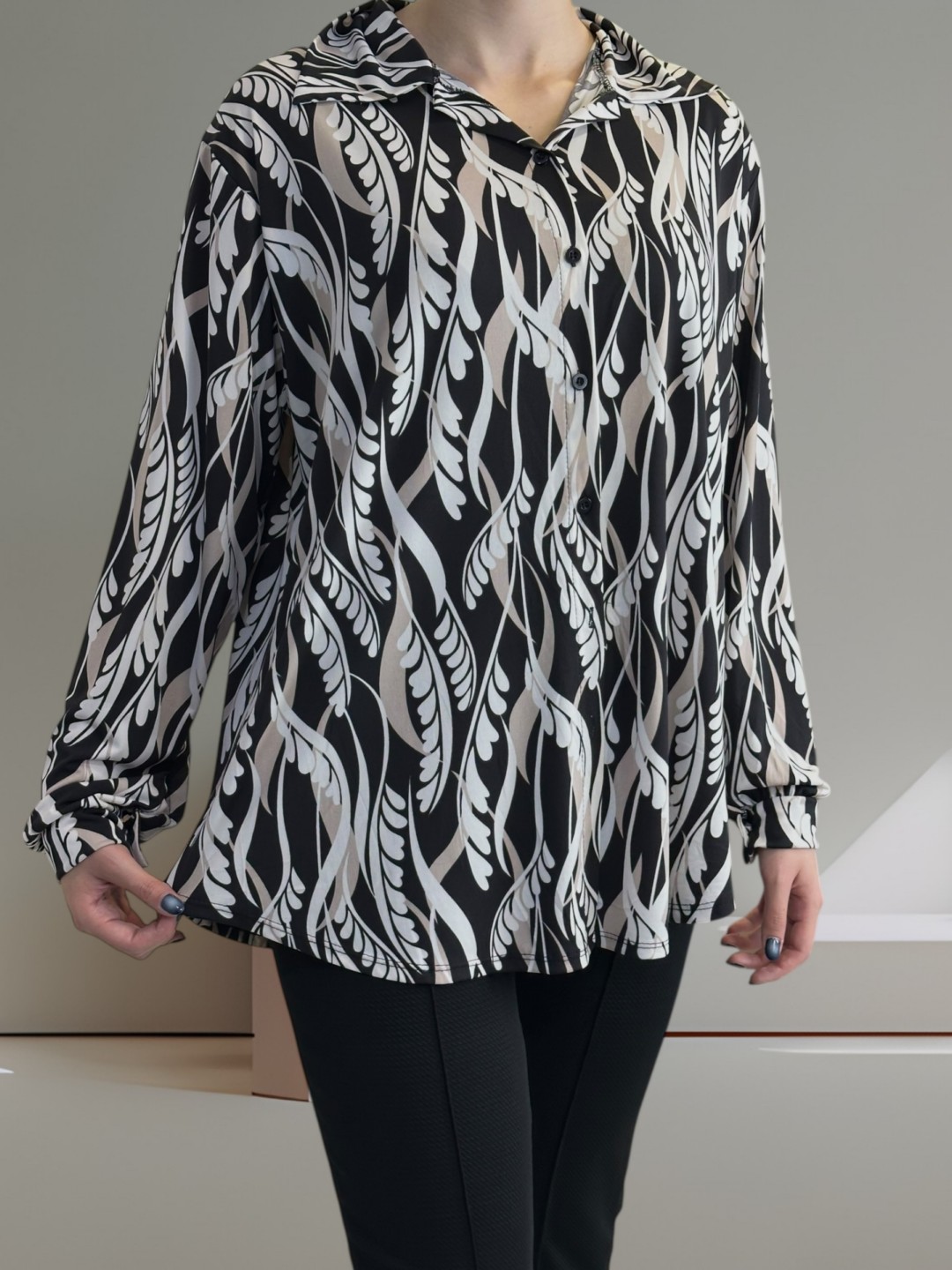 Ελαστικό Πουκάμισο με Κουμπιά για Άνετες Κινήσεις Ελαστικό Πουκάμισο με Κουμπιά για Άνετες Κινήσεις