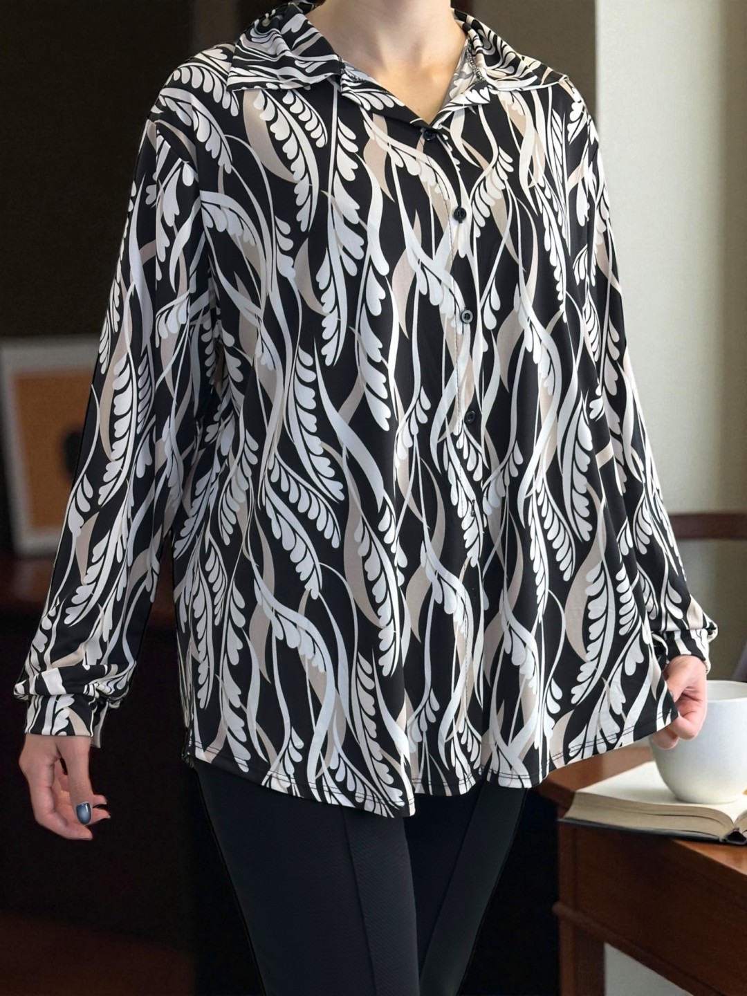 Ελαστικό Πουκάμισο με Κουμπιά για Άνετες Κινήσεις Ελαστικό Πουκάμισο με Κουμπιά για Άνετες Κινήσεις