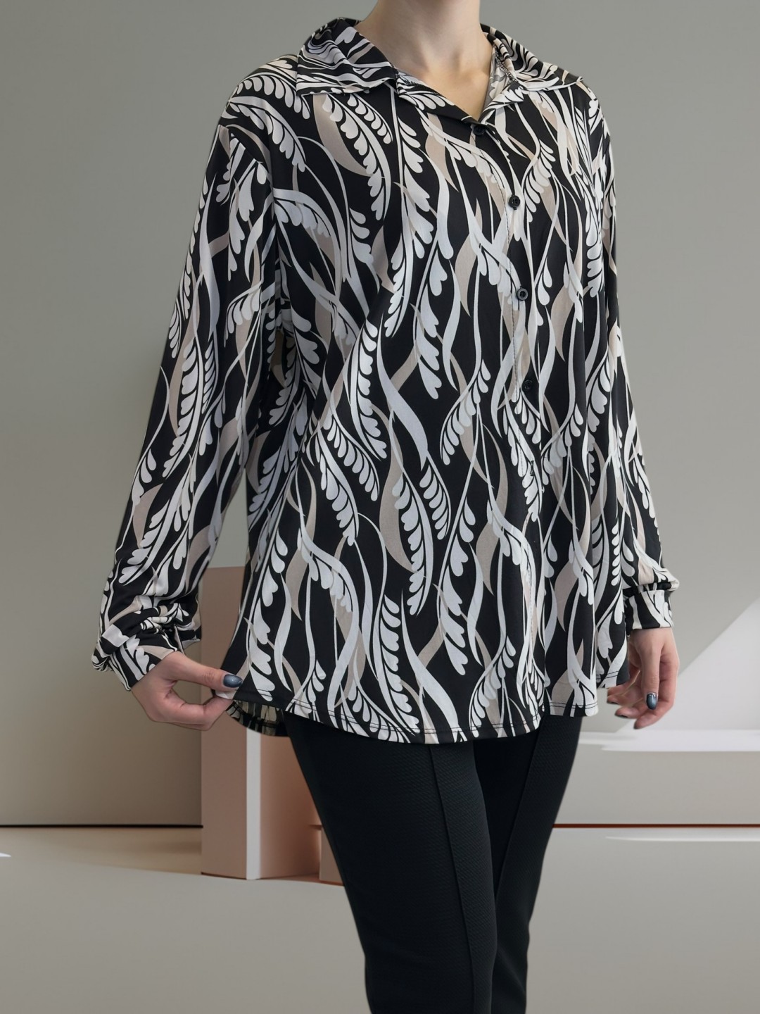 Ελαστικό Πουκάμισο με Κουμπιά για Άνετες Κινήσεις Ελαστικό Πουκάμισο με Κουμπιά για Άνετες Κινήσεις